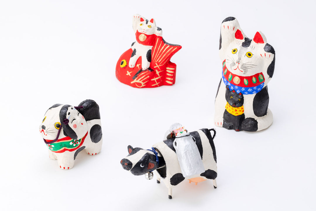 Tai-riding Lucky Cat