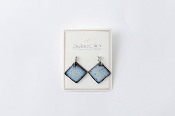 Shiraiwa-yaki Diamond Earrings with Chain