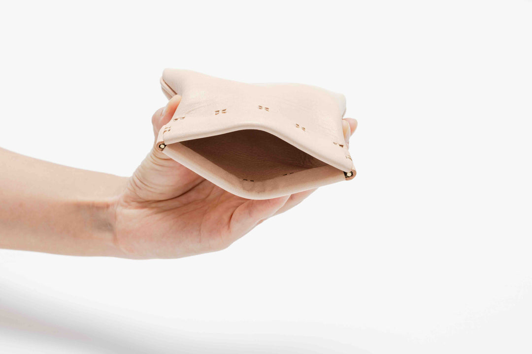 Deer Veg-Tan Leather Squeeze Coin Purse