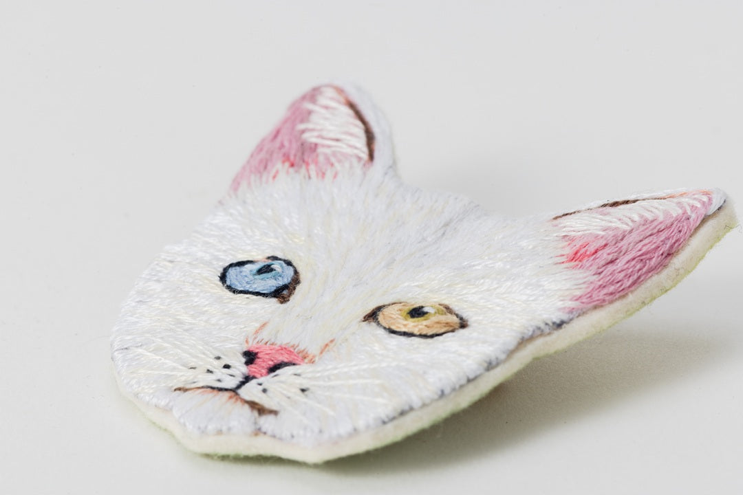 Cat/Hand-Embroidered Brooch