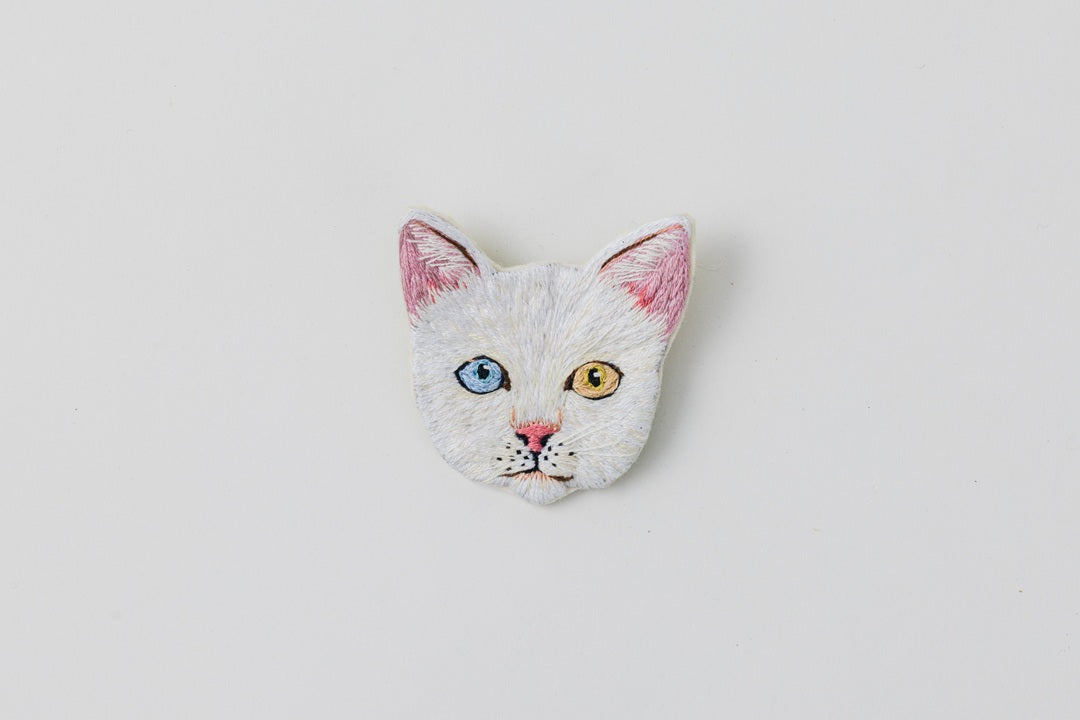 Cat/Hand-Embroidered Brooch