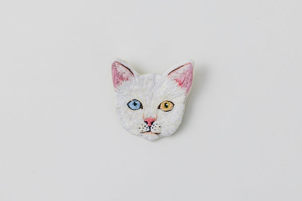 Cat/Hand-Embroidered Brooch