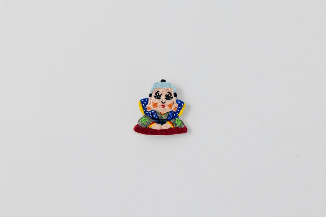 Fukusuke/Hand-Embroidered Brooch