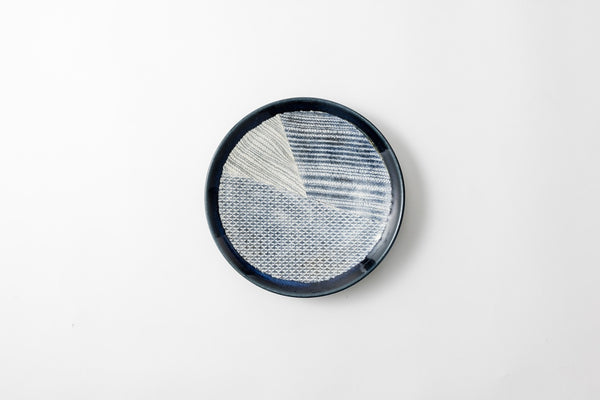 Kazuwa-yaki Cloth-Textured Plate