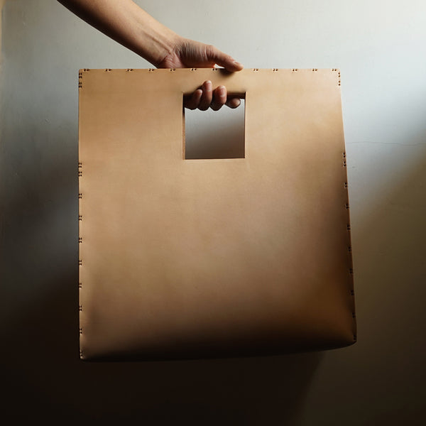 [Made to Order] Steer Hide Veg-Tan Leather Square Bag