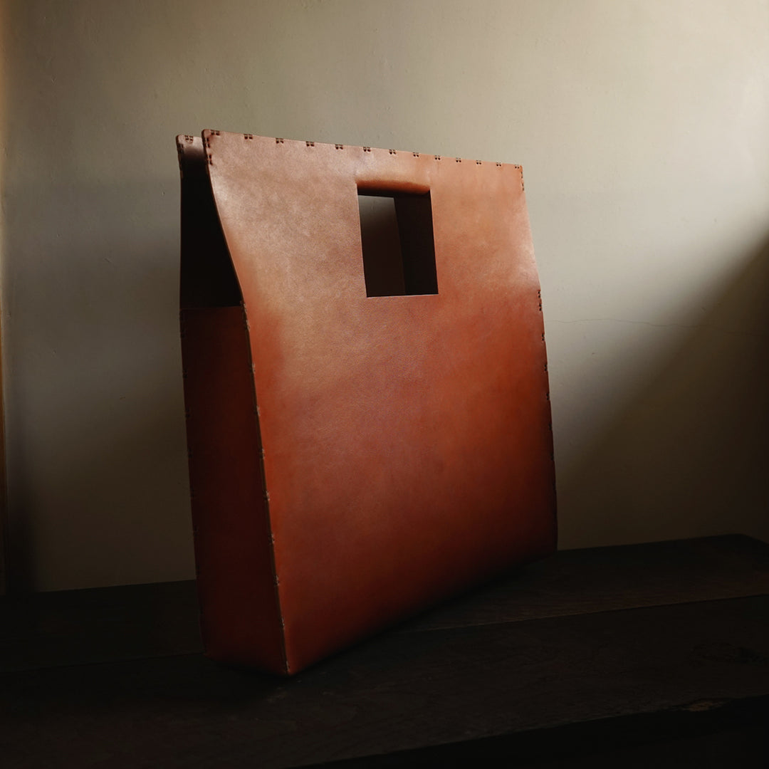 [Made to Order] Steer Hide Veg-Tan Leather Square Bag